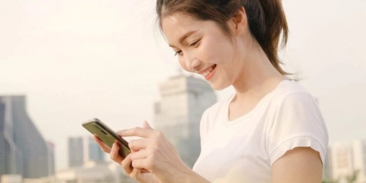 10+ cách quan tâm crush qua tin nhắn: 10 kiểu nhắn đúng lúc, đúng tâm lý, dễ đốn tim