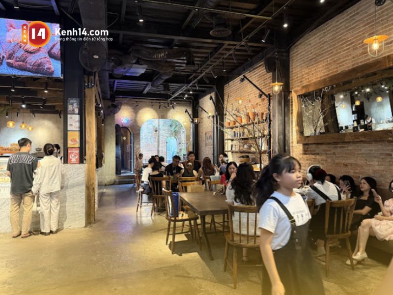 cafe chill hải phòng No 1986 như một “lâu đài thời gian” được thiết kế theo phong cách cổ điển