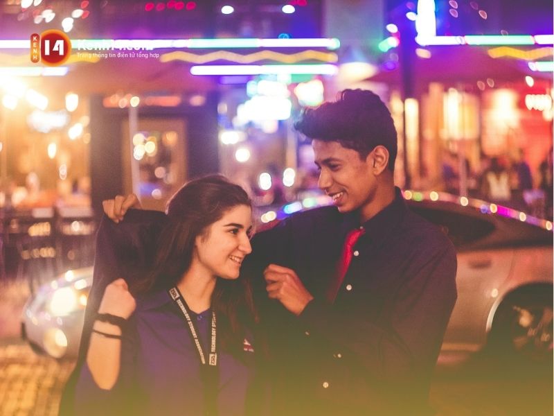 di date la gi 4 Gợi nhắc chủ đề quen thuộc khiến cuộc trò chuyện dễ dàng hơn