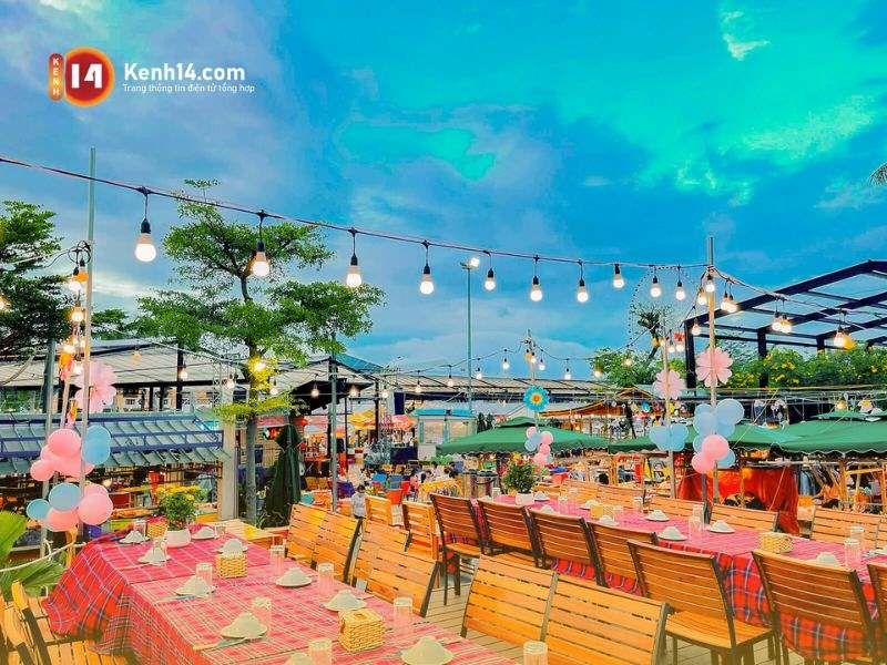 Menu ở đây đa dạng dành cho các cặp đôi đi date ở Đà Nẵng