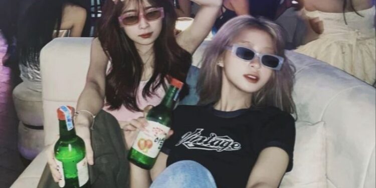 Gợi ý các outfit đi bar giúp bạn nổi bật giữa đám đông