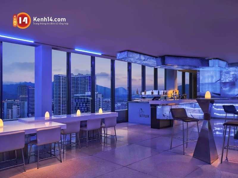 Không gian sang trọng và thoáng đãng của Altitude Rooftop Bar