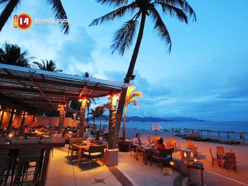 Không gian ngắm biển ngoài trời của Sailing Club Nha Trang