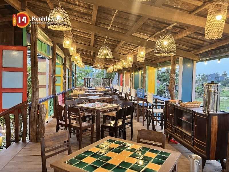 quan cafe chill hoi an 3 Trải nghiệm view ruộng lúa xanh mát tại Chillax Eatery & Hangout