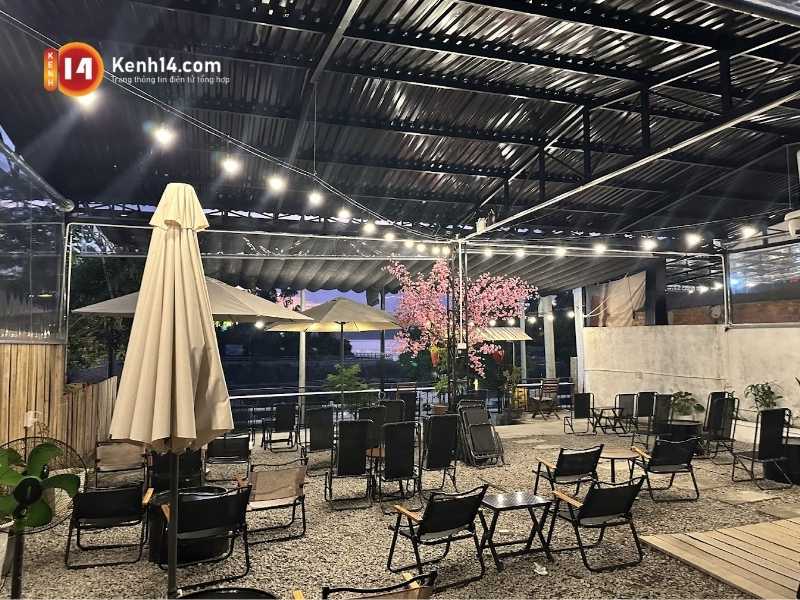 quan cafe chill hoi an 4 Trải nghiệm không gian cực yên bình tại CHILL COFFEE
