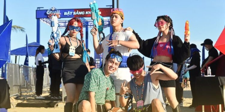 rave outfits Rave Outfits: Những bộ trang phục đặc sắc cho tín Đồ EDM